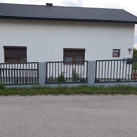 Apartman Filip Udbina المظهر الخارجي الصورة